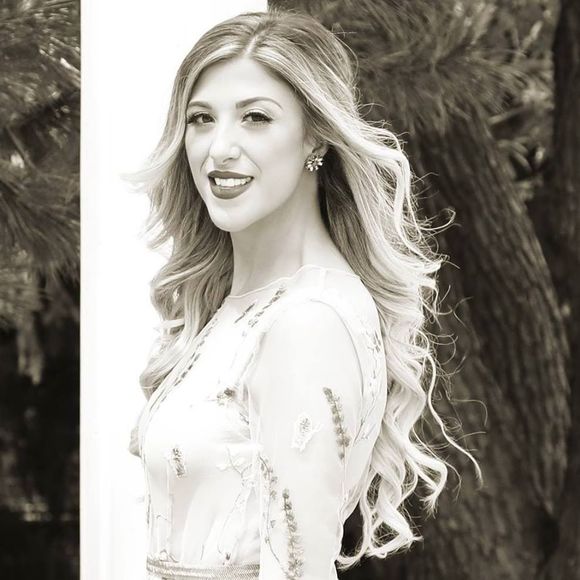 Meet your Posher, Amanda - Picture 1 of 1